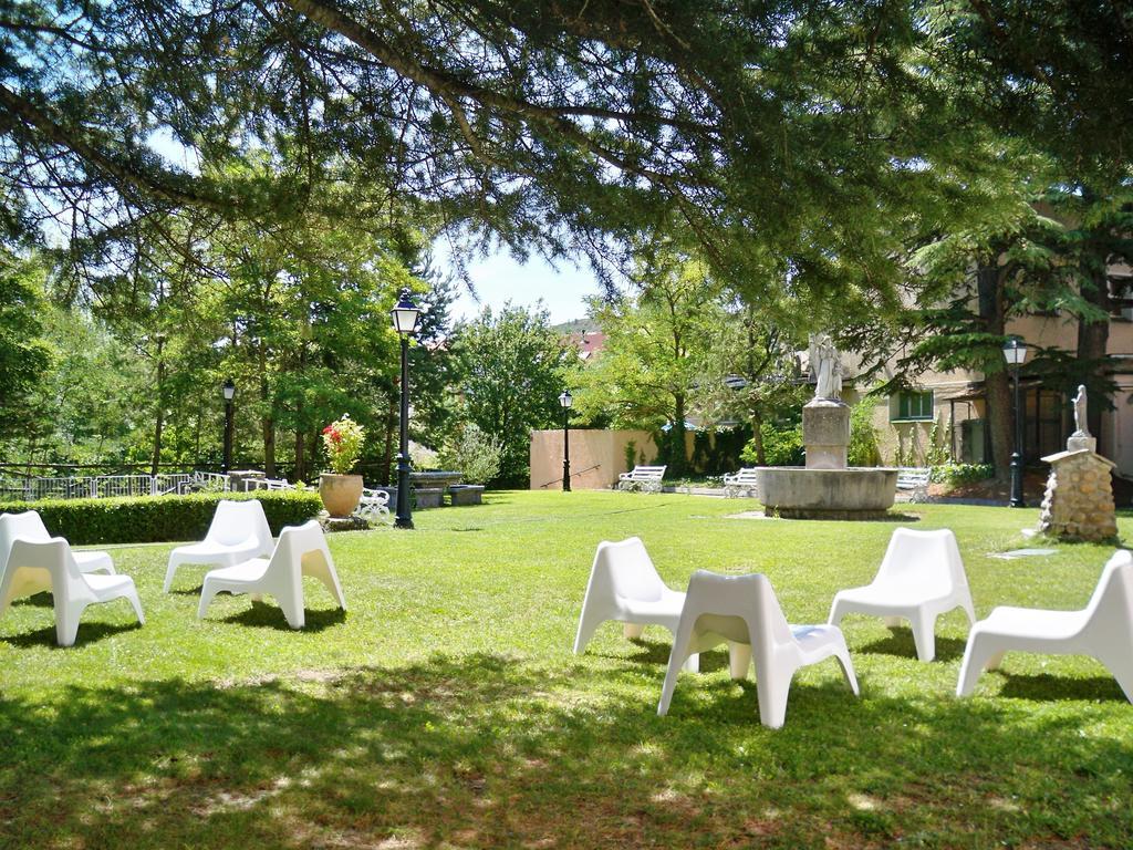 Sabiñánigo Hotel La Pardina מראה חיצוני תמונה