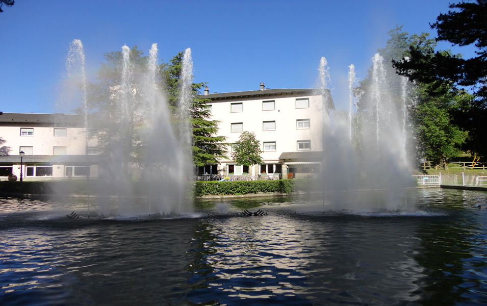 Sabiñánigo Hotel La Pardina מראה חיצוני תמונה
