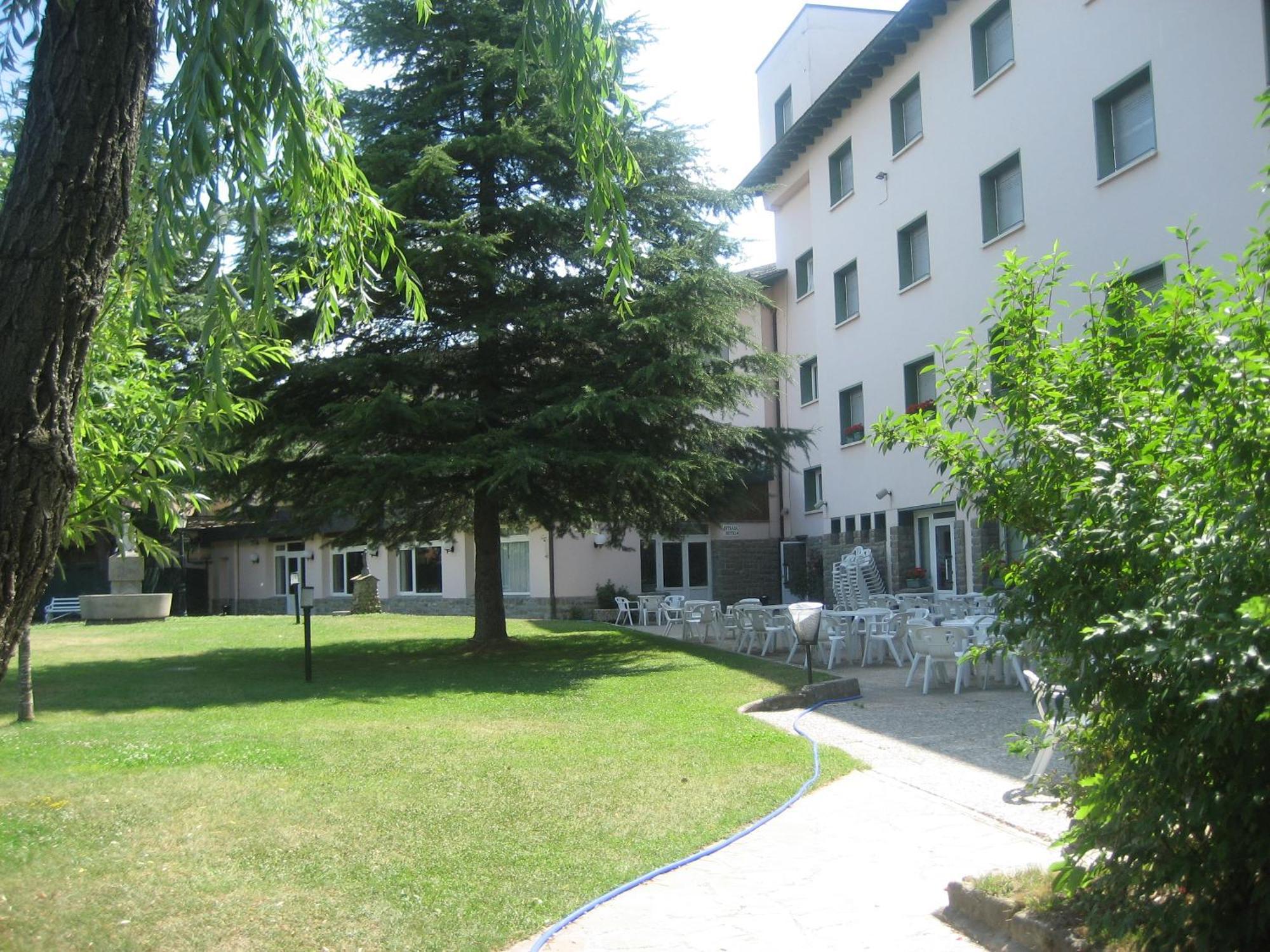 Sabiñánigo Hotel La Pardina מראה חיצוני תמונה