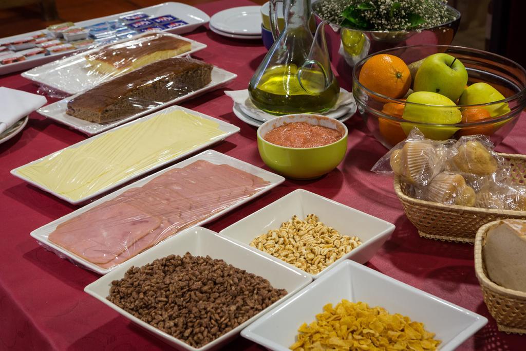 Sabiñánigo Hotel La Pardina מראה חיצוני תמונה