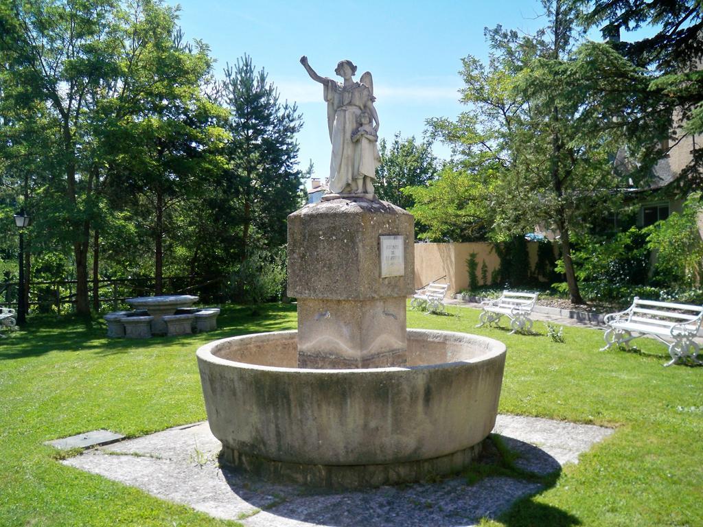 Sabiñánigo Hotel La Pardina מראה חיצוני תמונה